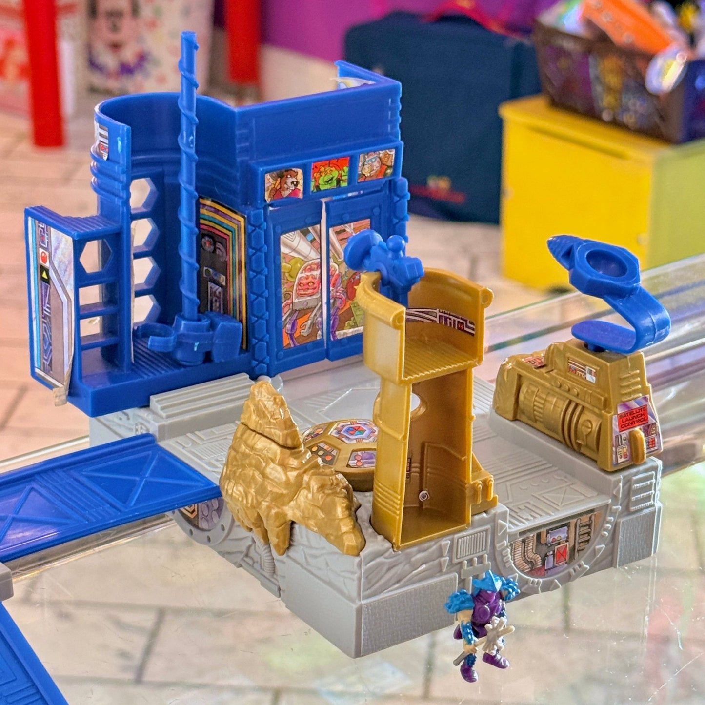 Teenage Mutant Ninja Turtles: Mini Mutants Bodacious Battlesets - Dimension X Wars Playset (Playmates, 1994) - PopCultGang