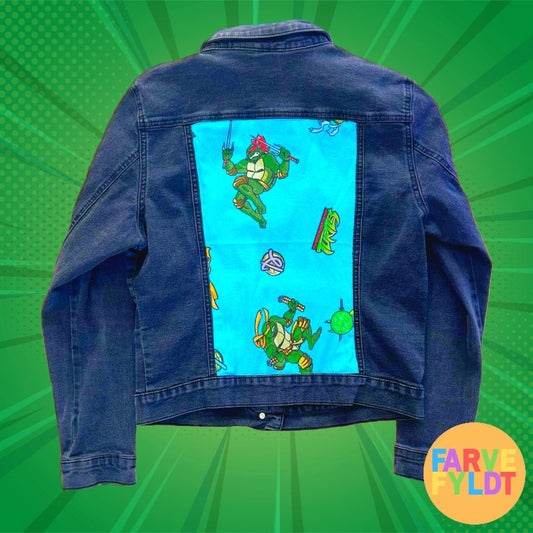 Teenage Mutant Ninja Turtles: Raphael & Michaelangelo - Upcycled Denim Jacket (FARVEFYLDT x POPCULTGANG) - PopCultGang