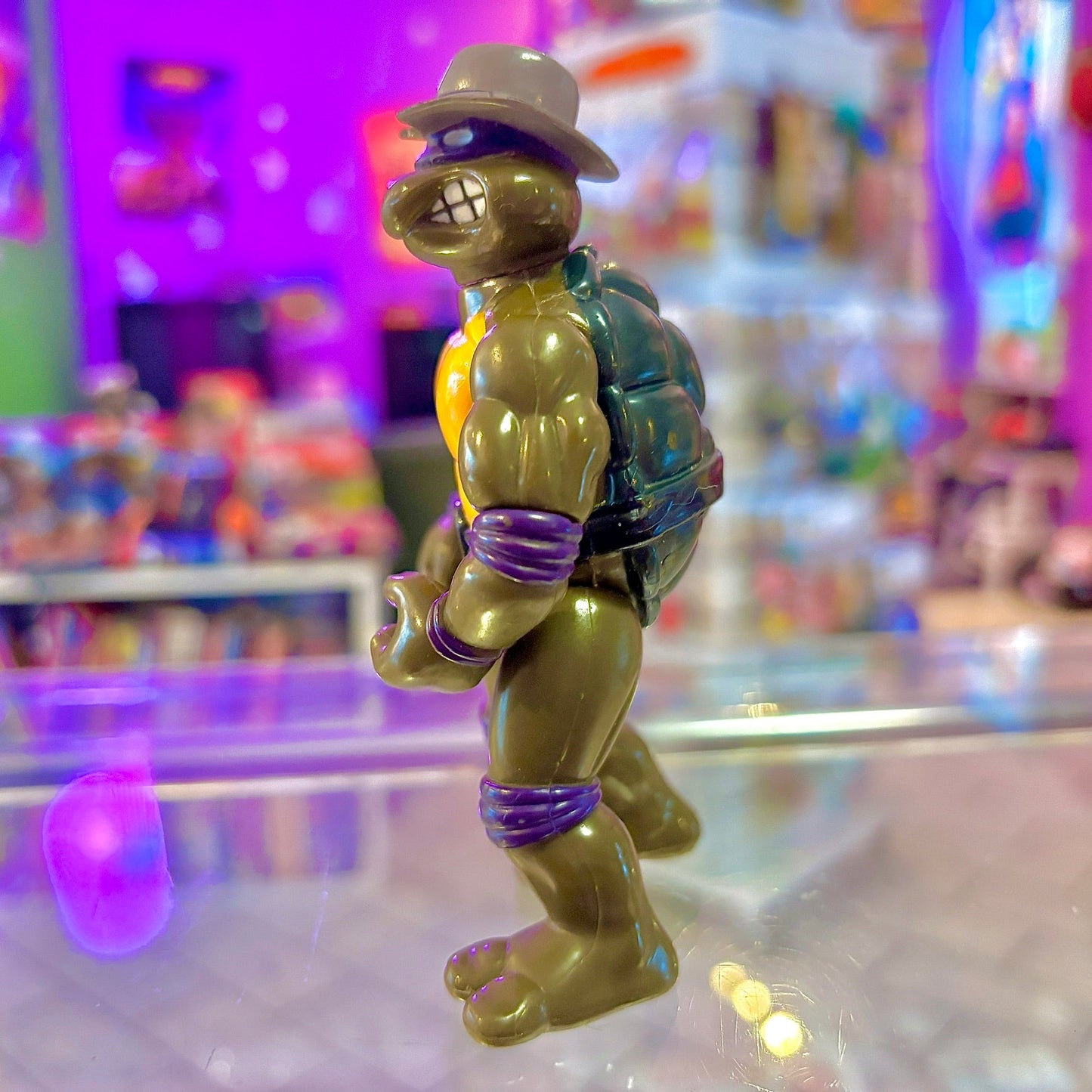 Teenage Mutant Ninja Turtles: Undercover Donatello (extremely rare cloth version, 1994) - PopCultGang