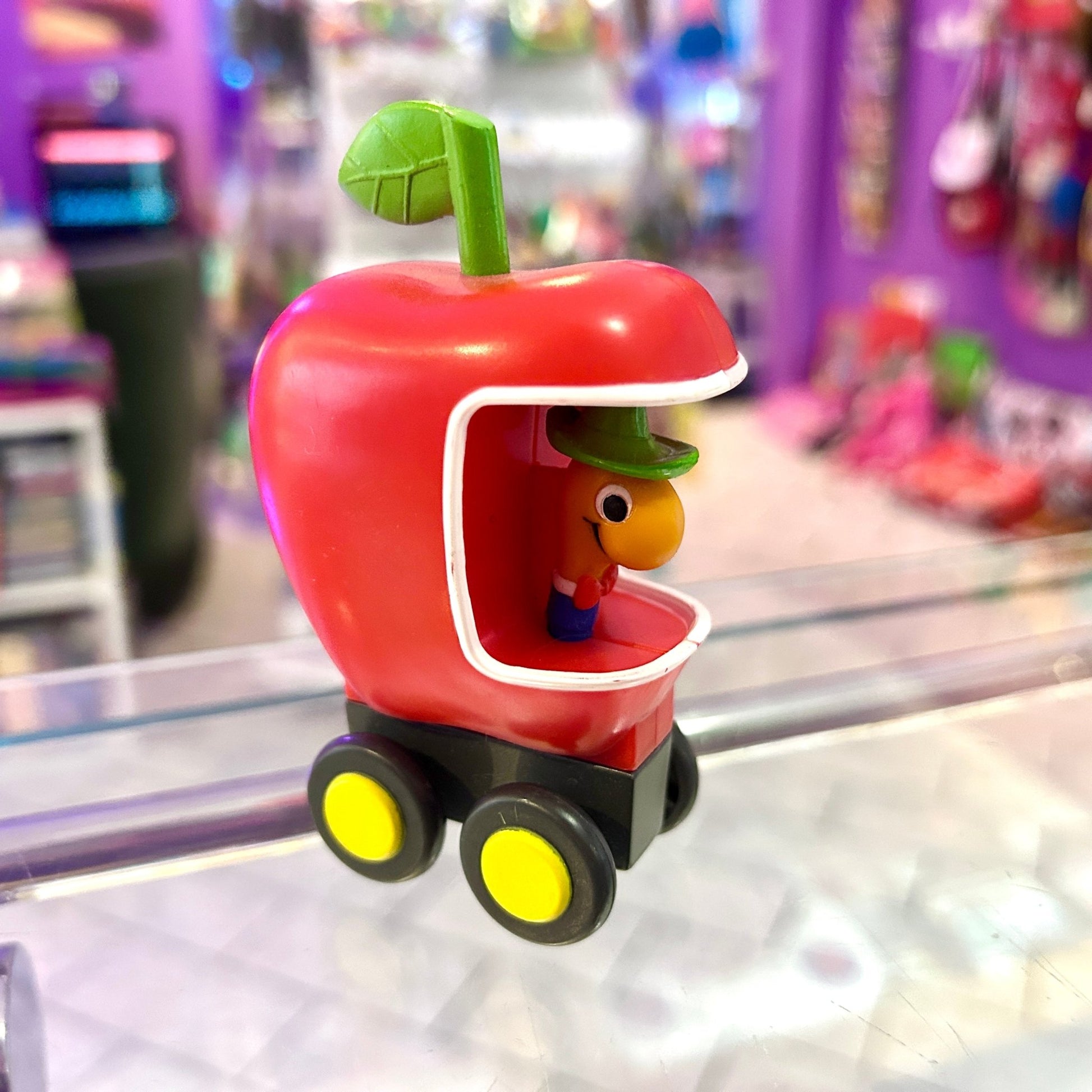 The Busy World of Richard Scarry: Lowly Worm in Apple Car (2011) - PopCultGang