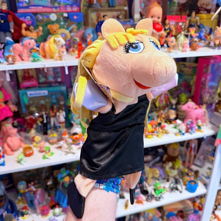 The Muppets: Miss Piggy Hand Puppet (Albert Hejn, 2012) - PopCultGang