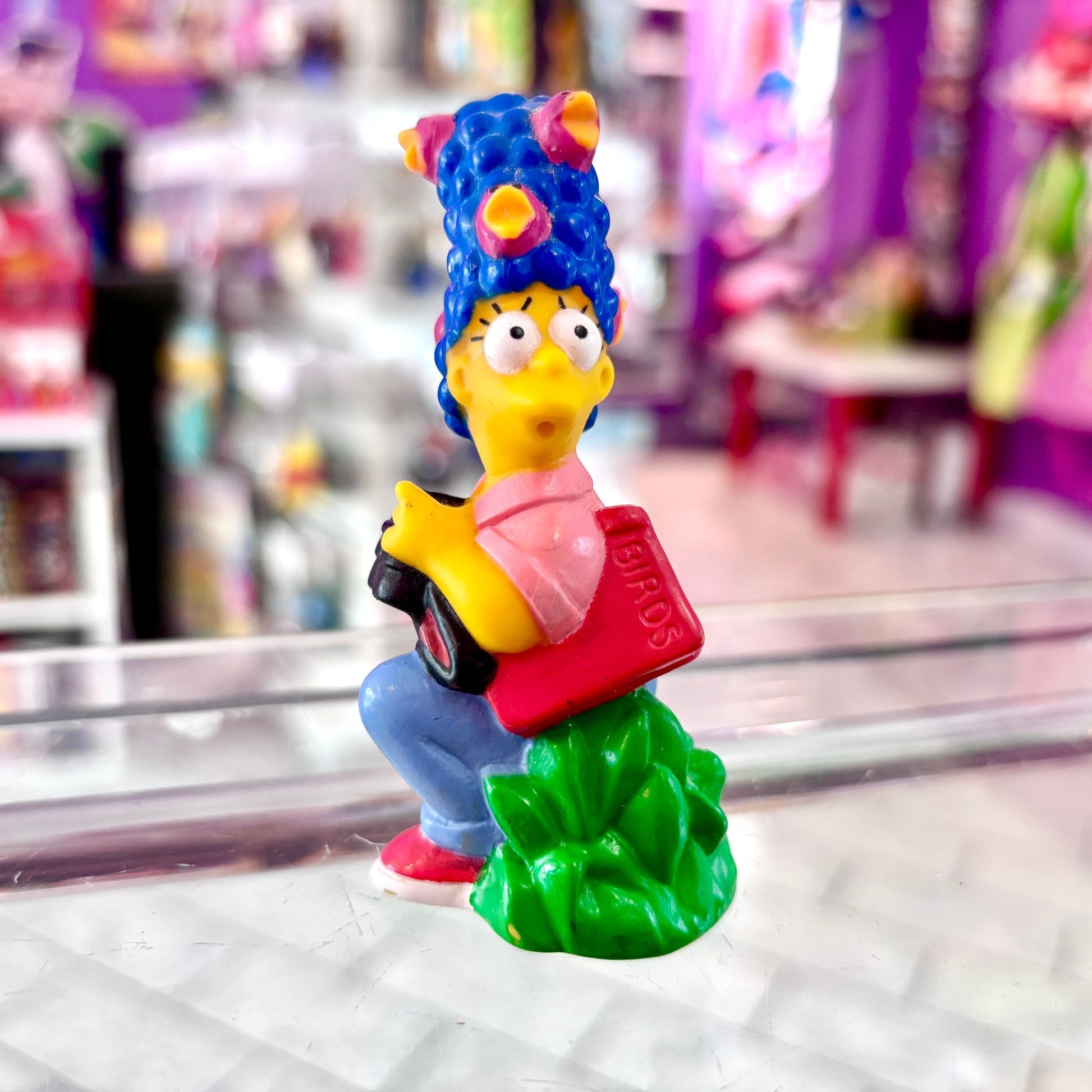 The Simpsons: Marge Simpson With Binoculars Figure (Burger King, 2000) - PopCultGang