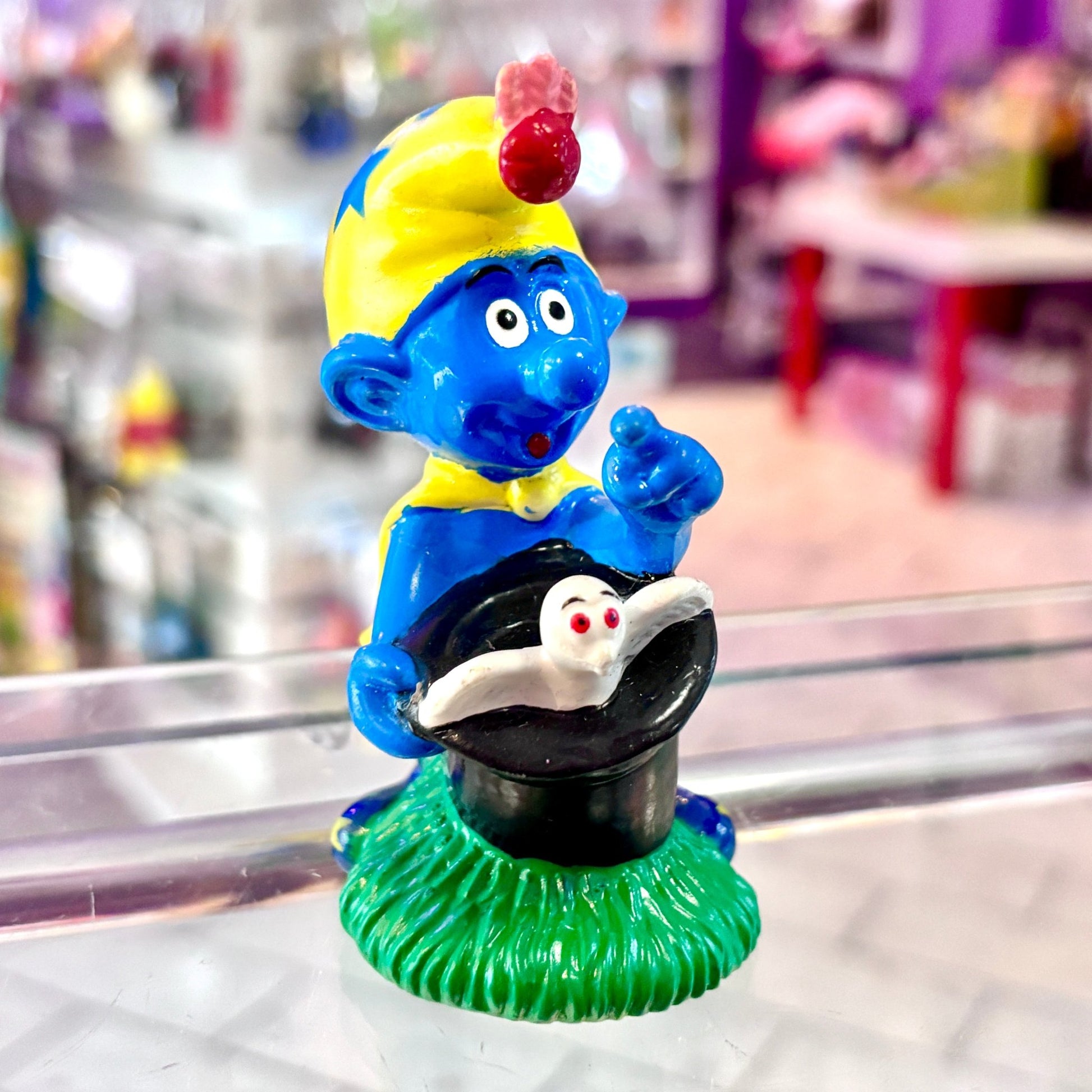 The Smurfs: Magic Wizard Yellow Cape PVC Figure (90s) - PopCultGang