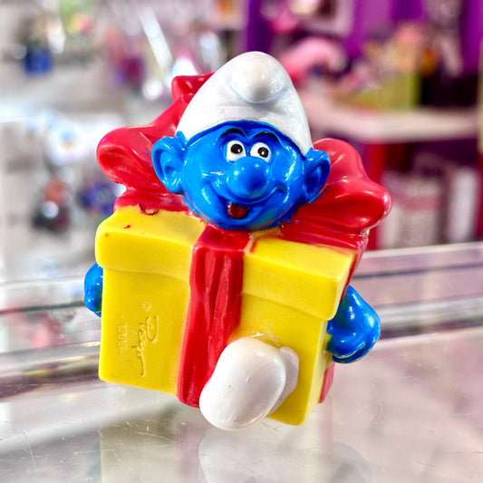 The Smurfs: Smurf Inside Gift PVC Figure (90s) - PopCultGang
