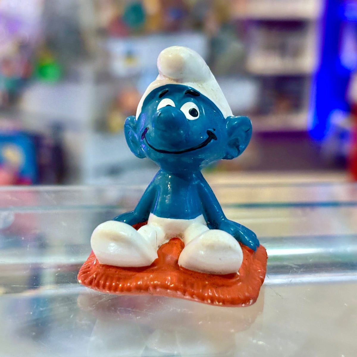The Smurfs: Smurf on Cushion PVC Figure #2.0085 (Peyo, 1975) - PopCultGang