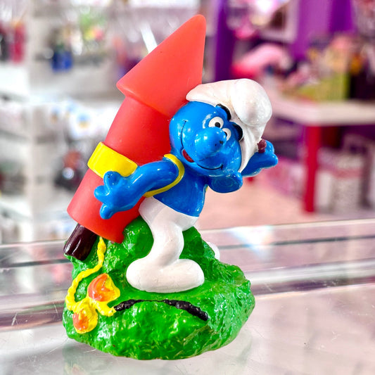 The Smurfs: Smurf With Rocket PVC Figure (90s) - PopCultGang
