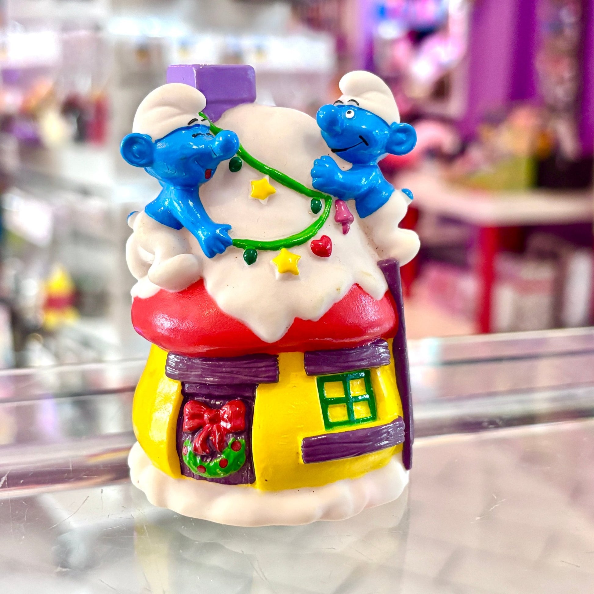 The Smurfs: Smurfs Decorating for Christmas PVC Figure (90s) - PopCultGang