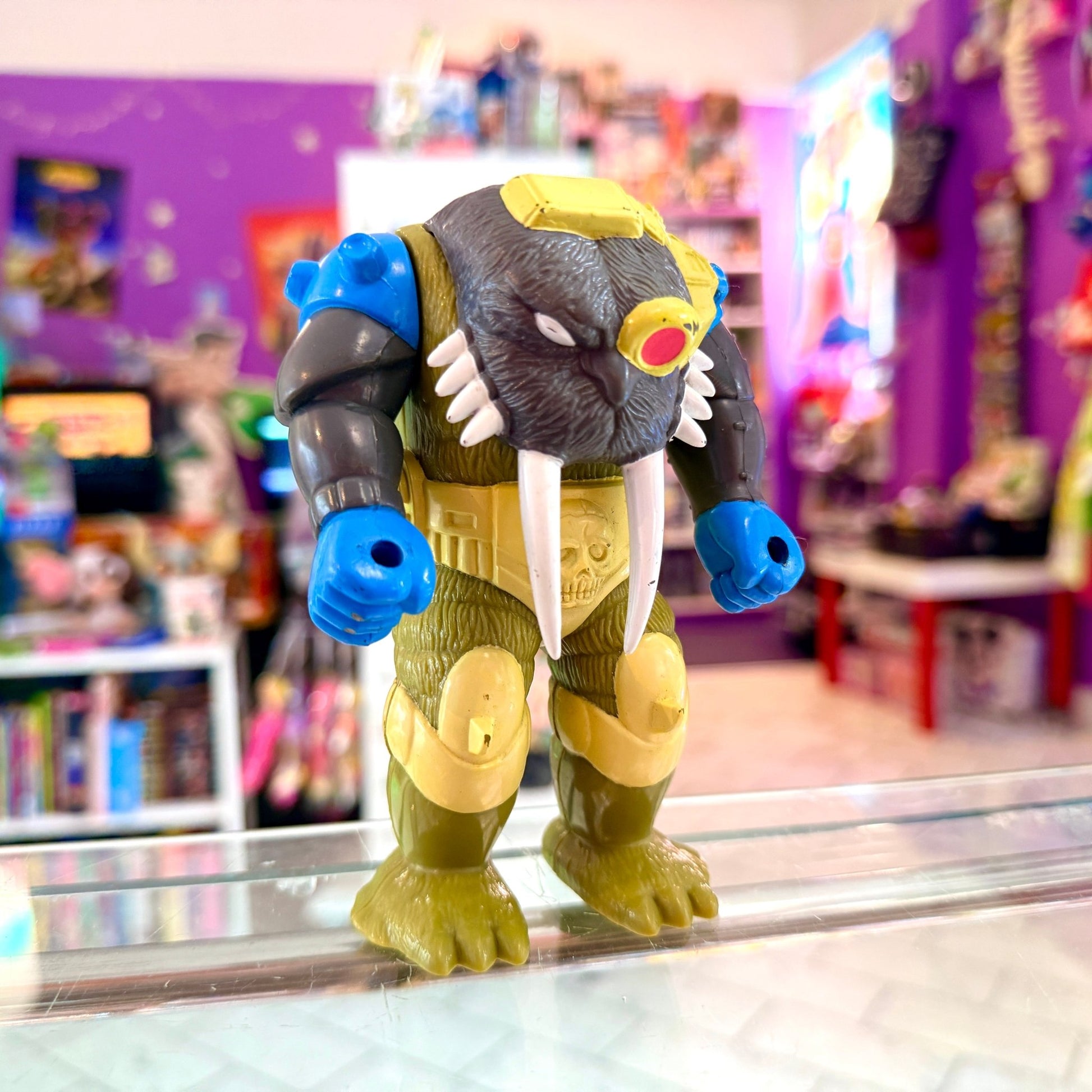 Transformers: Longtooth G1 Pretender Action Figure Shell (Hasbro, 1988) - PopCultGang