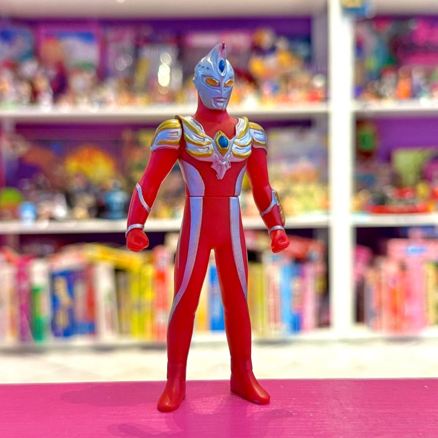 Ultraman Max Vinyl Sofubi Figure (Bandai, 2000s) - PopCultGang