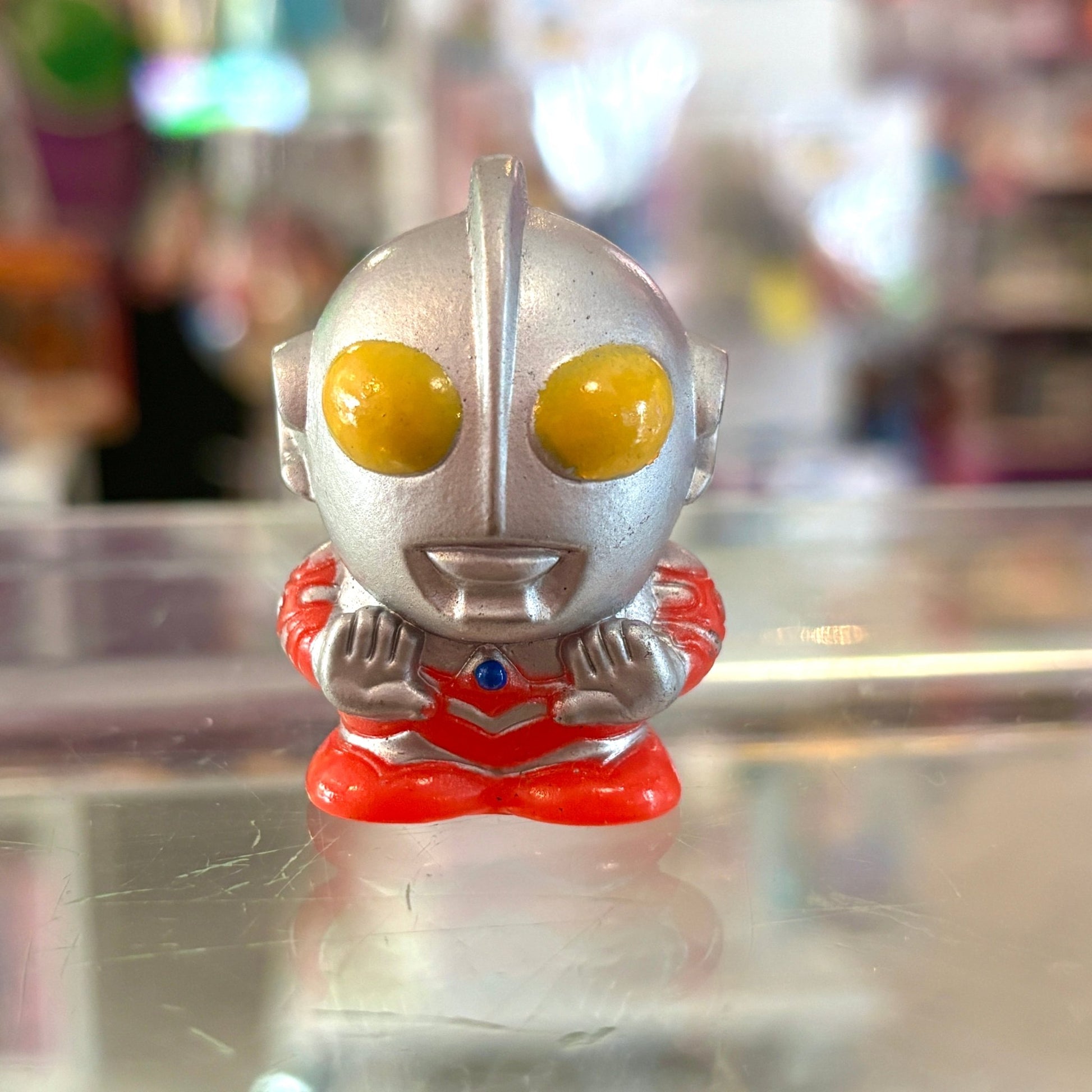 Ultraman: Ultraman Jack Arms In Front Finger Puppet Vinyl Figure (Bandai, 90s) - PopCultGang
