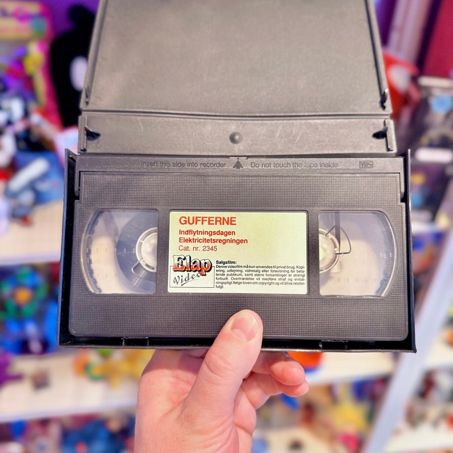 VHS: Gufferne - "Smuthuller" & "Beatrix Bli'r Ond I Sulet" (danish subtitles, 90s) - PopCultGang