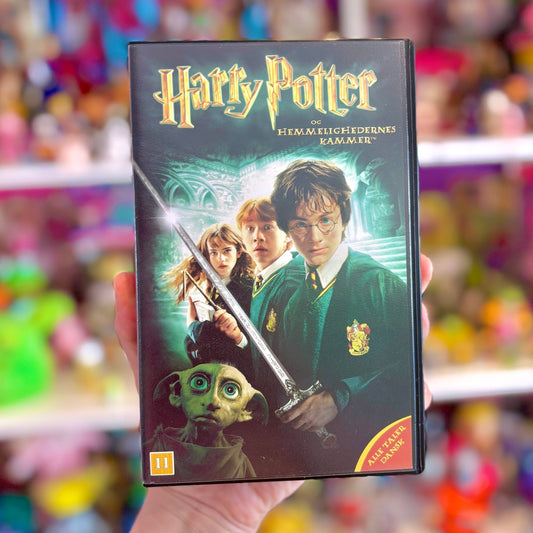VHS: Harry Potter & Hemmelighedernes Kammer (2000s) - PopCultGang
