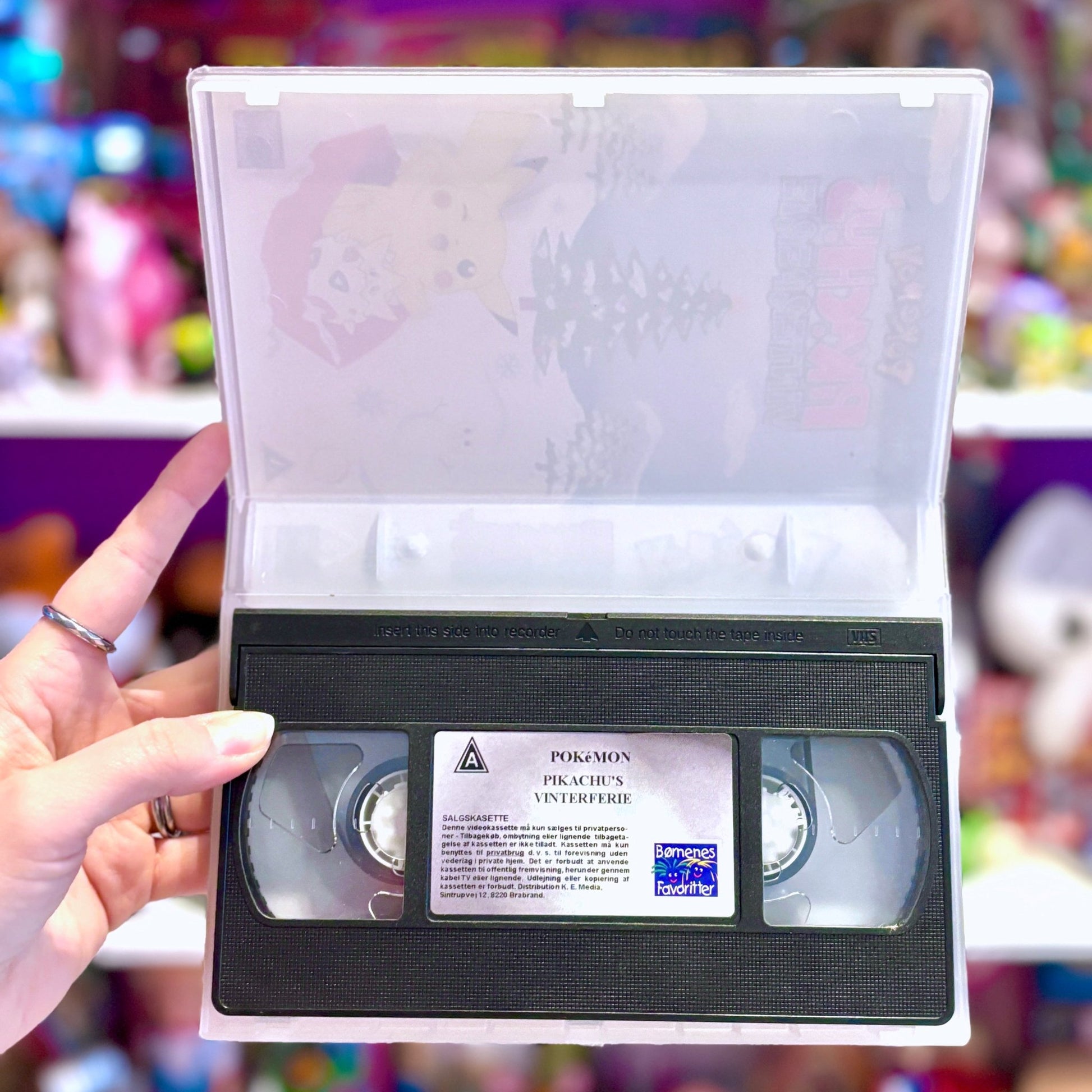VHS: Pokemon - Pikachu's Vinterferie (90s) - PopCultGang