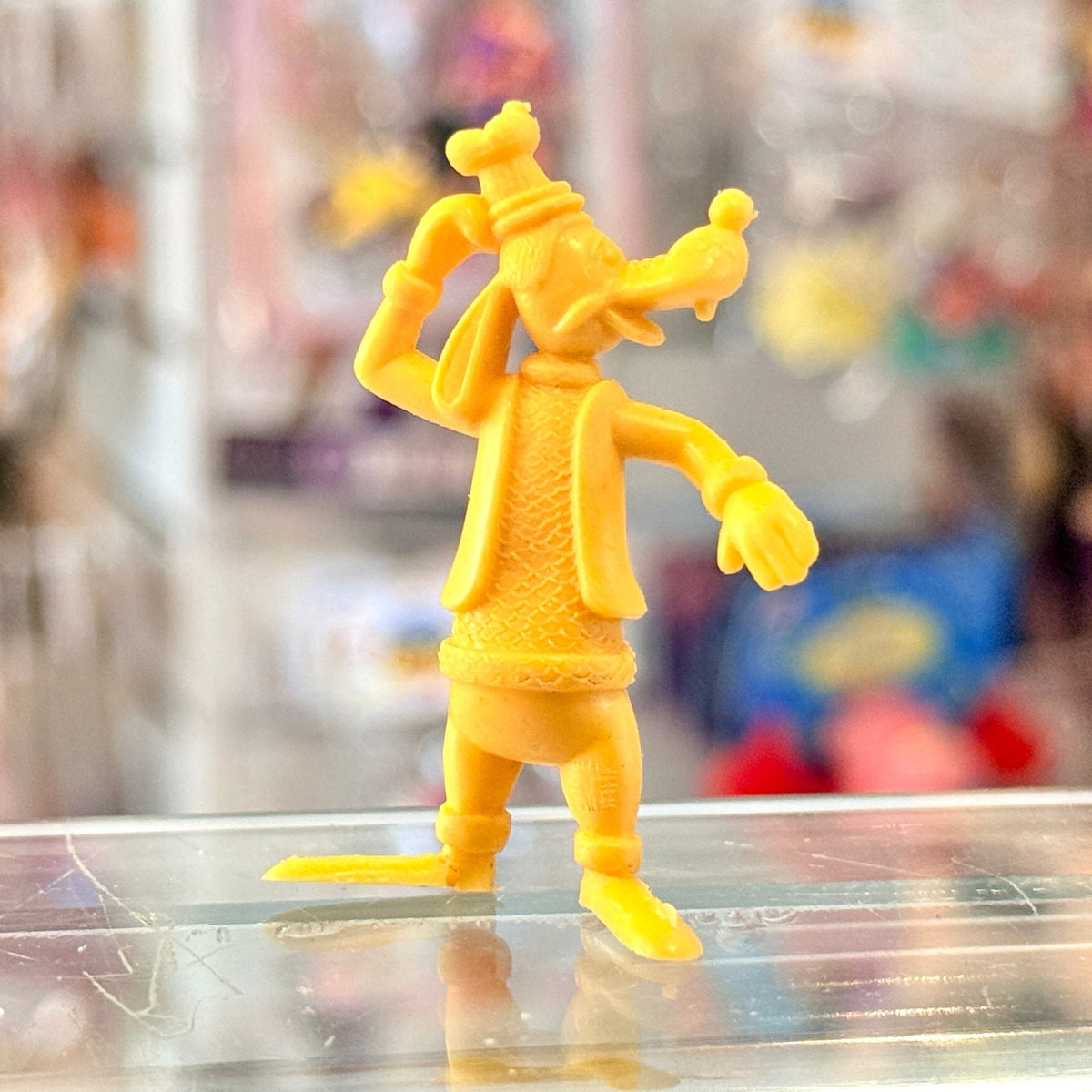 Walt Disney Monochrome Plastic Figures - Mickey Mouse, Donald Duck, Daisy Duck, Goofy - 6 figure Lott (Louis Marx, 70s) - PopCultGang