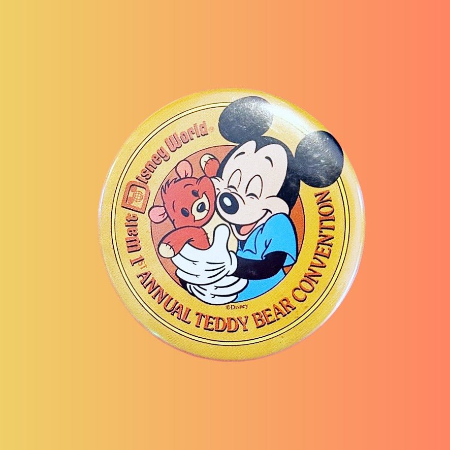 Walt Disney World: 1st Annual Teddy Bear Convention - Pinback Badge (1988) - PopCultGang