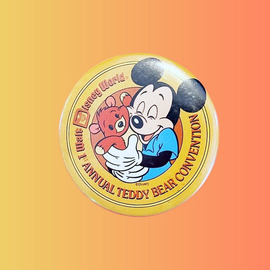 Walt Disney World: 1st Annual Teddy Bear Convention - Pinback Badge (1988) - PopCultGang